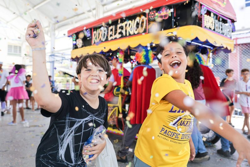 Bailinho de Carnaval 2026 faz a alegria dos estudantes no Vieirinha