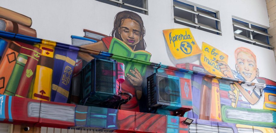Grafite de Been Andrade estimula aprendizagem e interação no Prédio dos 6º e 7º anos do Vieira