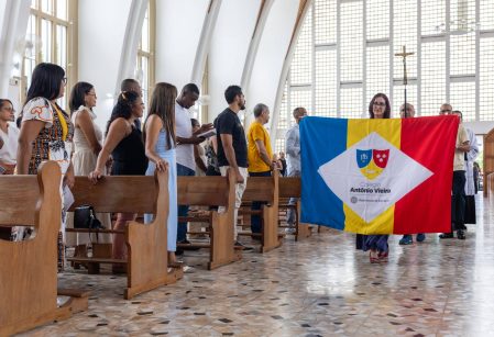 Missa de Abertura do Ano Letivo reúne colaboradores em pedido de bênçãos para novos avanços em 2026    