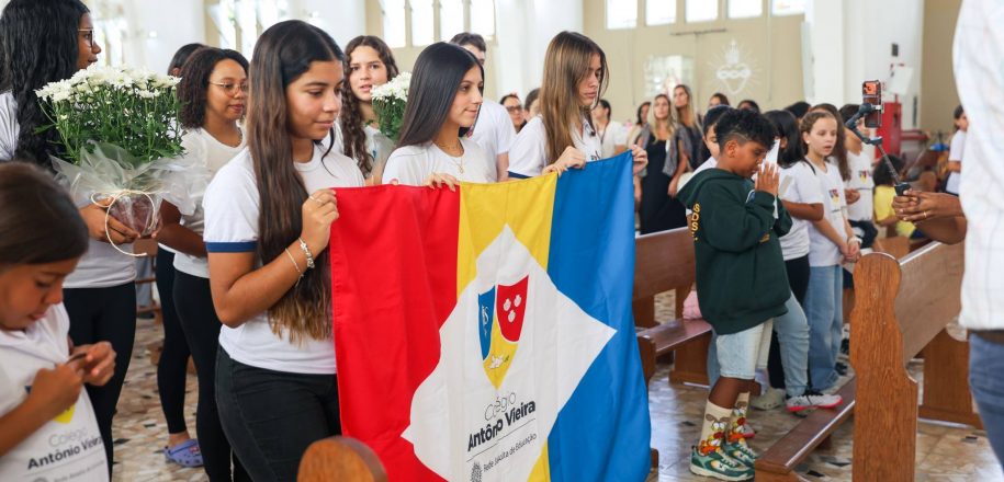 Missa de Ação de Graças reuniu comunidade escolar para celebrar 115 anos do Vieira 