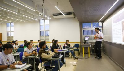 Rodas de conversa com estudantes sobre respeito, prevenção da violência e índices de feminicídio marcam Mês da Mulher no Vieira