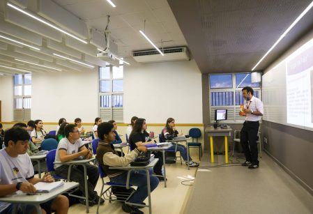 Rodas de conversa com estudantes sobre respeito, prevenção da violência e índices de feminicídio marcam Mês da Mulher no Vieira