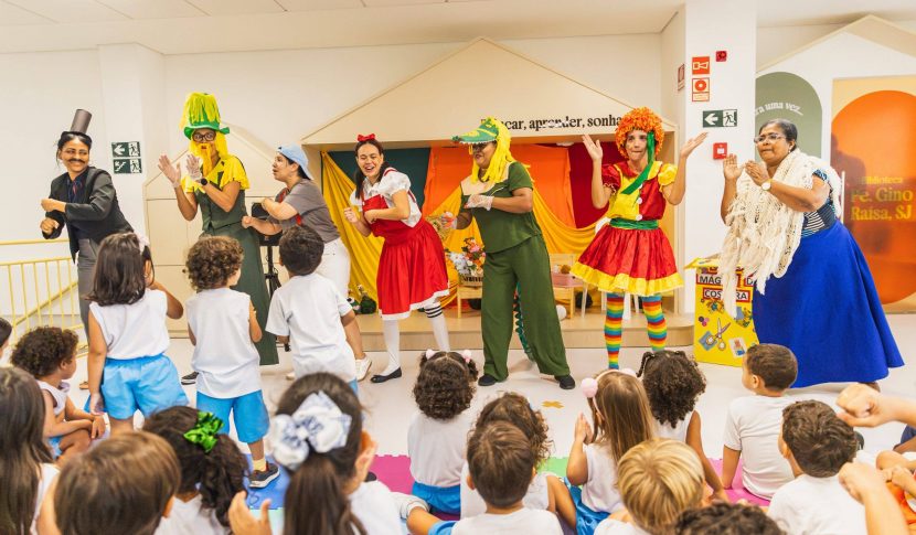 Contação de história com temática envolvendo datas especiais marca mês de abril no Vieirinha