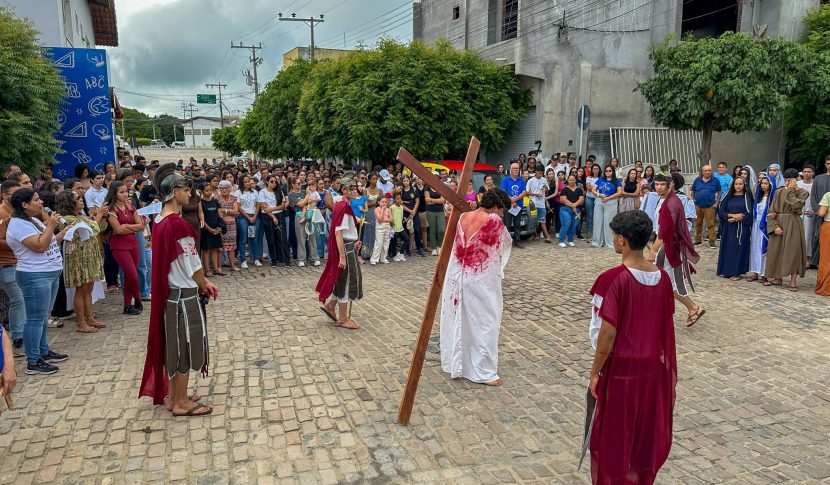 Semana Santa Jovem promove crescimento espiritual para estudantes do Vieira