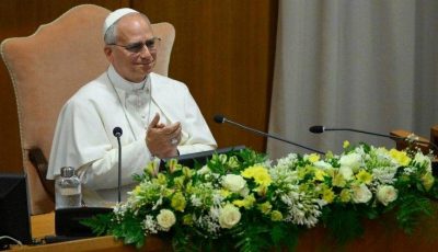 Hora de 'Desarmar a IA', alerta Papa Leão XIV em primeira encíclica: Magnifica humanitas