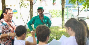 Bosque do Vieira vira 'sala de aula' para aprendizagem de crianças sobre botânica