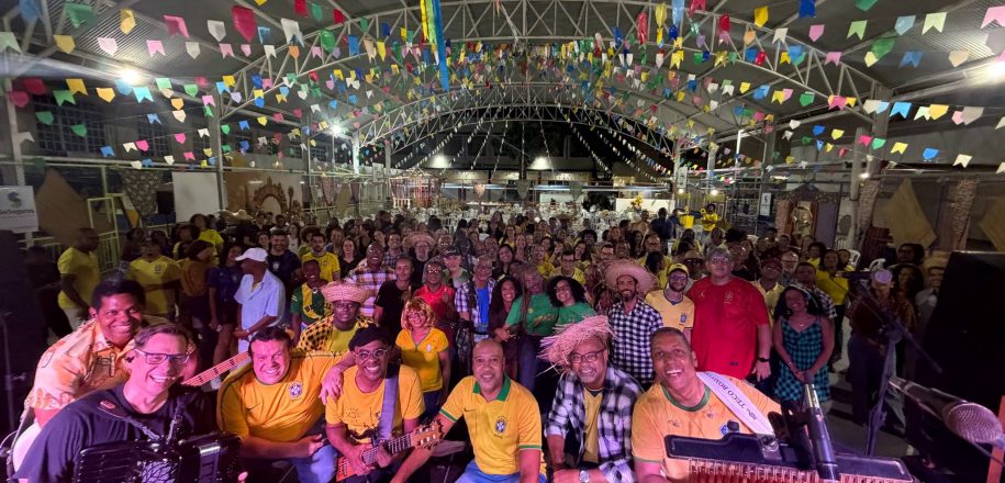 Forró do Trabalhador: ‘arraiá danado de bom’ ao som da sanfona e do grito de gol