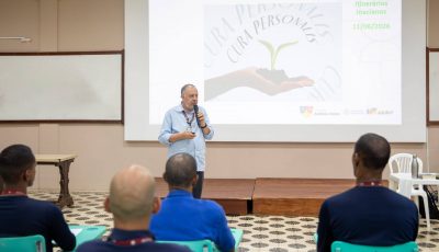Cuidado integral com a pessoa inspira formação de colaboradores no Colégio Antônio Vieira