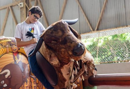 UM TANTÃO DE AMOR  – Vieira celebra estudantes em dia especial de homenagens e diversão