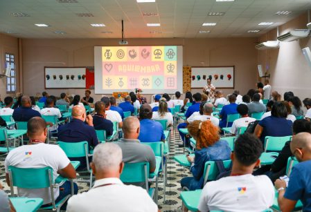 Formação sobre letramento racial reforça compromisso do Vieira com educação antirracista