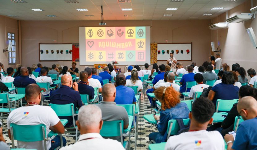 Formação sobre letramento racial reforça compromisso do Vieira com educação antirracista