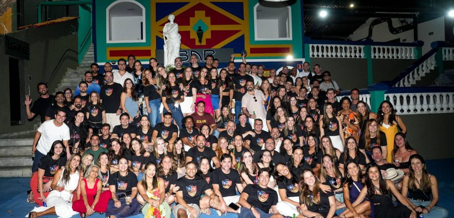 REVIEIRA – Antigos alunos celebram 25 anos da turma em encontro especial no Candyall Gueto Square