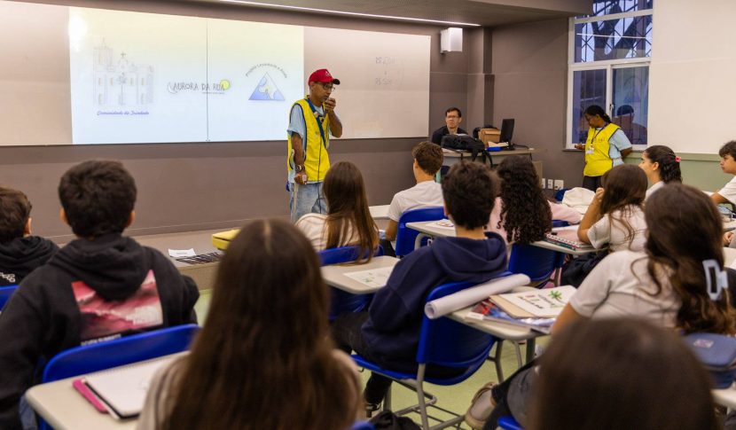FORMAÇÃO INTEGRAL – Estudantes têm aula especial com integrantes do projeto social Aurora de Rua