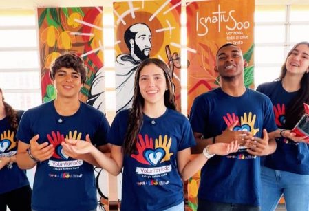 Campanha Tonelada de Amor arrecada alimentos não perecíveis e celebra Dia do Voluntariado
