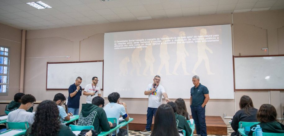 Aulão multidisciplinar do Vieira consolida aprendizagens de estudantes do Terceirão