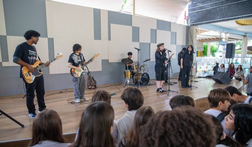 Dia do Rock da Avla reúne estudantes em dois momentos de show no Vieira