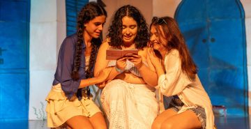 Mamma Mia! Avla encanta público ao encenar musical inspirado em canções do ABBA