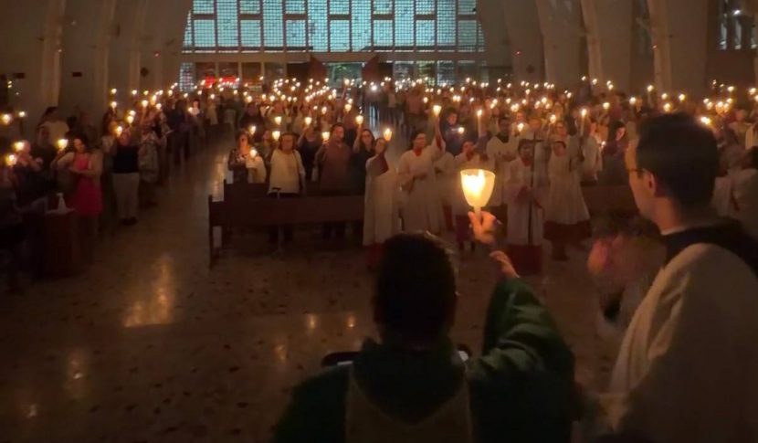 Procissão das Velas emociona devotos no Santuário Nossa Senhora de Fátima
