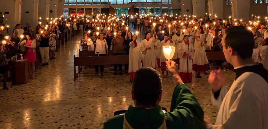 Procissão das Velas emociona devotos no Santuário Nossa Senhora de Fátima