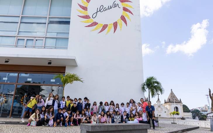Crianças despertam interesse sobre resenha crítica em sessão especial no Cine Glauber Rocha