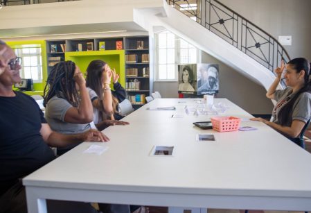 EDUCAÇÃO INCLUSIVA - Estudantes e colaboradores do Vieira participam de oficina de Libras  