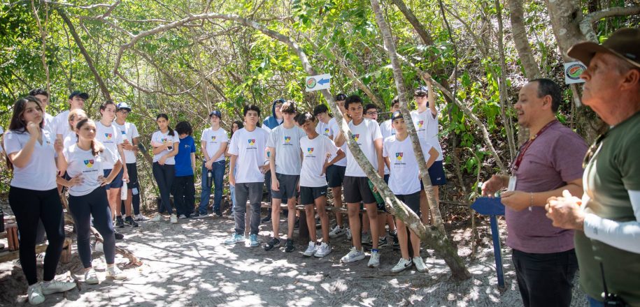 CIDADANIA AMBIENTAL – Estudantes do Vieira têm aula de campo no Parque das Dunas  