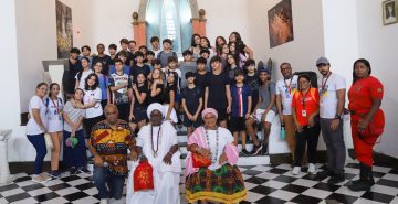 Em viagem à Cachoeira, estudantes do Vieira têm imersão na cultura do Recôncavo