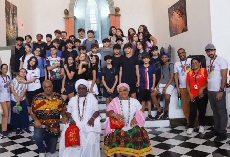 Em viagem à Cachoeira, estudantes do Vieira têm imersão na cultura do recôncavo