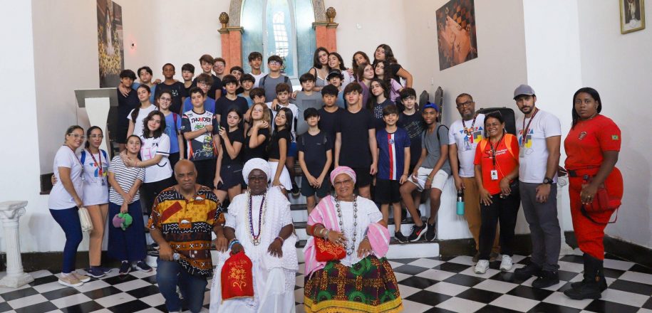 Em viagem à Cachoeira, estudantes do Vieira têm imersão na cultura do recôncavo