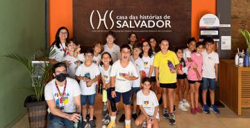 Crianças visitam Casa das Histórias de Salvador entre ações de projeto interdisciplinar do Vieira