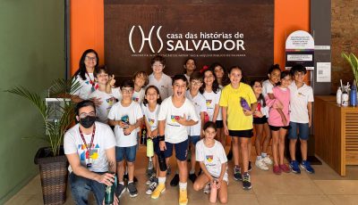 Crianças visitam Casa das Histórias de Salvador entre ações de projeto interdisciplinar do Vieira