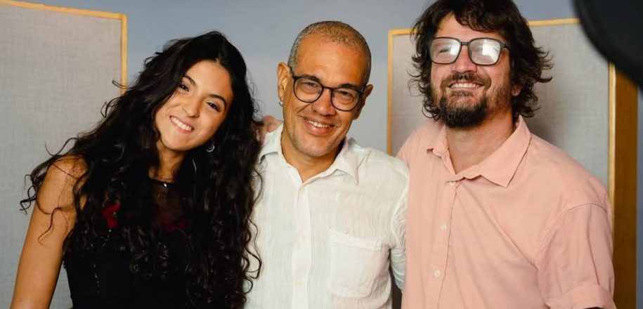 DIA DA MÚSICA – Estudante do Vieira, Clarice faz participação especial em single de Saulo e Luciano Calazans. Confira entrevista!