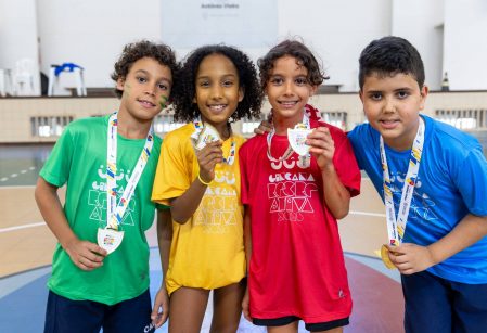 Gincana Recreativa agita Semana da Criança no Vieirinha e  arrecada 6 toneladas de donativos 