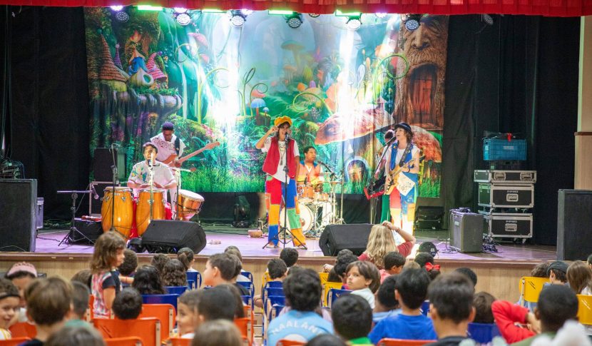 Semana da Criança do Vieira encanta com peça educativa, atrações circenses, música e muita brincadeira em dias de pura diversão